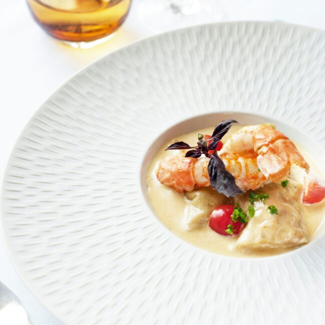 gastronomy restaurant in paris luxuru chauffeured car mercedes for the day.